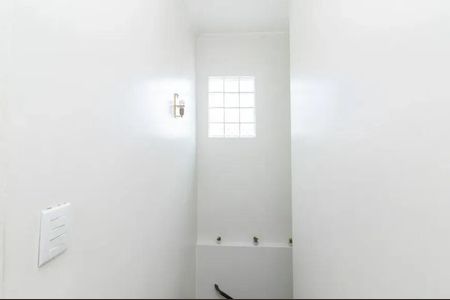 Escada de casa à venda com 3 quartos, 230m² em Jardim Sao Jose, São Paulo