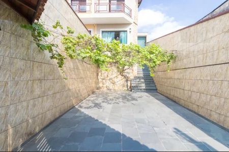 Casa à venda com 230m², 3 quartos e 2 vagasGaragem