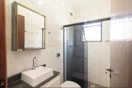 Casa à venda com 230m², 3 quartos e 2 vagasBanheiro