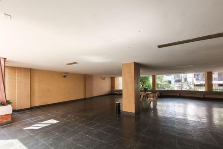 Apartamento à venda com 105m², 3 quartos e 2 vagas Apartamento à venda com 105m², 3 quartos e 2 vagasÁrea Comum - Playground