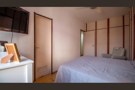 Apartamento à venda com 105m², 3 quartos e 2 vagas Apartamento à venda com 105m², 3 quartos e 2 vagasSuíte