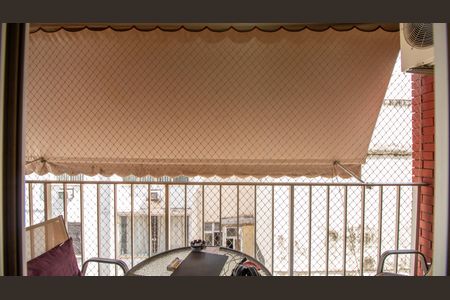 Apartamento à venda com 105m², 3 quartos e 2 vagas Apartamento à venda com 105m², 3 quartos e 2 vagasVaranda