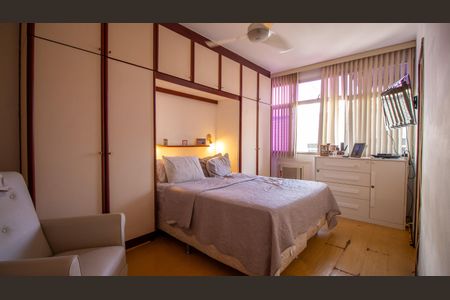 Apartamento à venda com 105m², 3 quartos e 2 vagas Apartamento à venda com 105m², 3 quartos e 2 vagasSuíte