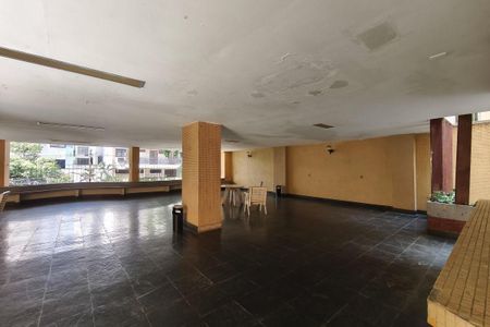 Apartamento à venda com 105m², 3 quartos e 2 vagas Apartamento à venda com 105m², 3 quartos e 2 vagasÁrea Comum - Playground