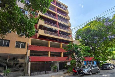 Apartamento à venda com 105m², 3 quartos e 2 vagas Apartamento à venda com 105m², 3 quartos e 2 vagasFachada