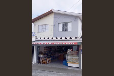 Casa à venda com 150m², 2 quartos e 2 vagasFachada