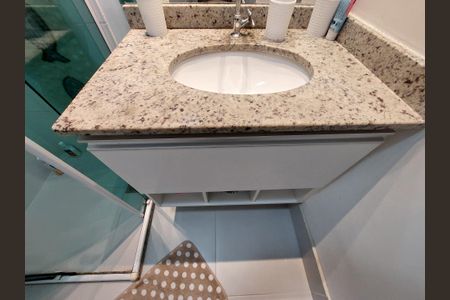 Apartamento à venda com 67m², 2 quartos e 1 vagaBanheiro 