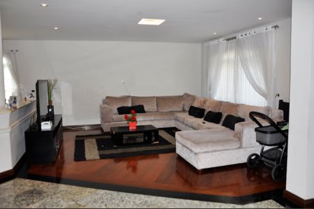 Sala 1 de casa à venda com 4 quartos, 560m² em City América, São Paulo