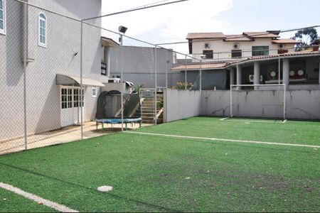 Casa à venda com 560m², 4 quartos e 4 vagas Casa à venda com 560m², 4 quartos e 4 vagasQuadra Esportiva