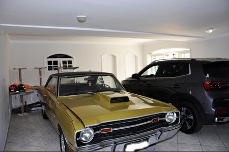 Casa à venda com 560m², 4 quartos e 4 vagas Casa à venda com 560m², 4 quartos e 4 vagasGaragem