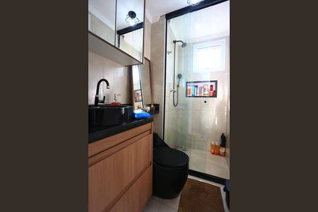 Banheiro de apartamento à venda com 2 quartos, 42m² em Parque Arariba, São Paulo