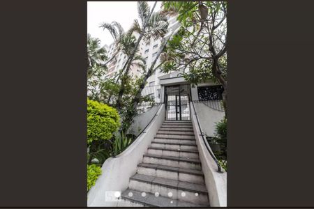 Apartamento à venda com 70m², 2 quartos e 1 vaga Apartamento à venda com 70m², 2 quartos e 1 vagaFachada