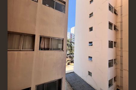 Apartamento à venda com 70m², 2 quartos e 1 vaga Apartamento à venda com 70m², 2 quartos e 1 vagaVista área de serviço