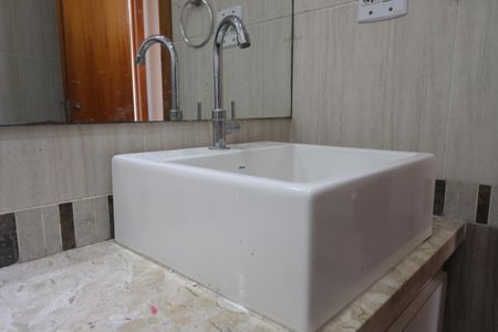 Casa à venda com 109m², 3 quartos e 2 vagasBanheiro 1