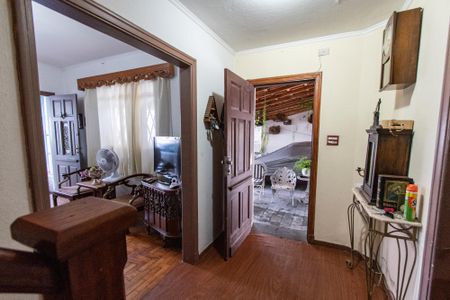 Casa à venda com 351m², 4 quartos e 12 vagas Casa à venda com 351m², 4 quartos e 12 vagasHall de entrada