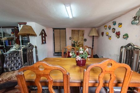 Casa à venda com 351m², 4 quartos e 12 vagas Casa à venda com 351m², 4 quartos e 12 vagasEdícula