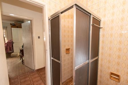 Casa à venda com 351m², 4 quartos e 12 vagas Casa à venda com 351m², 4 quartos e 12 vagasCasa 2 - Banheiro