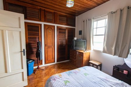 Casa à venda com 351m², 4 quartos e 12 vagas Casa à venda com 351m², 4 quartos e 12 vagasQuarto 2