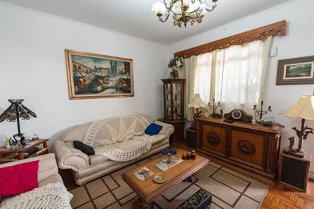 Casa à venda com 351m², 4 quartos e 12 vagas Casa à venda com 351m², 4 quartos e 12 vagasSala