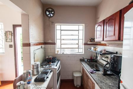 Casa à venda com 351m², 4 quartos e 12 vagas Casa à venda com 351m², 4 quartos e 12 vagasCozinha