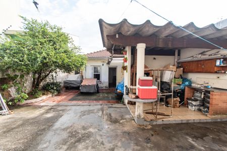 Casa à venda com 351m², 4 quartos e 12 vagas Casa à venda com 351m², 4 quartos e 12 vagasQuintal