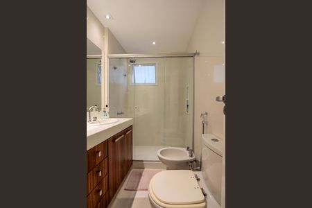 Apartamento à venda com 130m², 3 quartos e 2 vagasBanheiro da Suíte