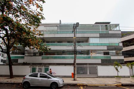 Apartamento à venda com 130m², 3 quartos e 2 vagasFachada