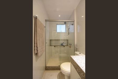 Apartamento à venda com 130m², 3 quartos e 2 vagasBanheiro Social