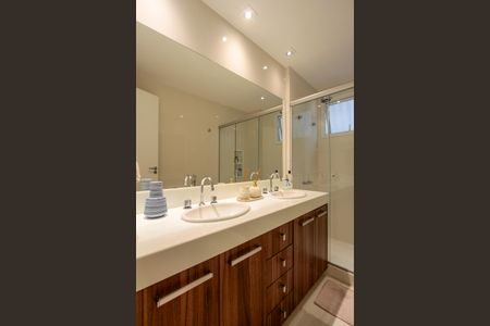 Apartamento à venda com 130m², 3 quartos e 2 vagasBanheiro da Suíte