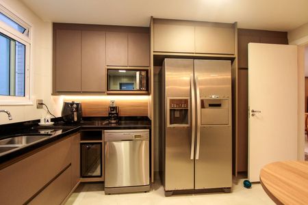 Apartamento à venda com 130m², 3 quartos e 2 vagasCozinha