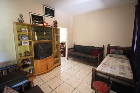 Sala de casa à venda com 3 quartos, 140m² em Novo Riacho, Contagem