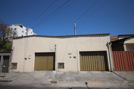 Casa à venda com 140m², 3 quartos e 3 vagasFachada