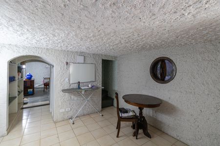 Casa à venda com 135m², 4 quartos e 2 vagas Casa à venda com 135m², 4 quartos e 2 vagasEdícula - Quarto