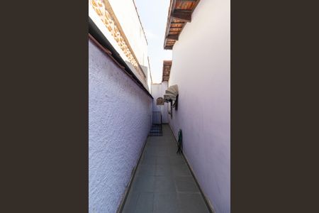 Casa à venda com 135m², 4 quartos e 2 vagas Casa à venda com 135m², 4 quartos e 2 vagasCorredor