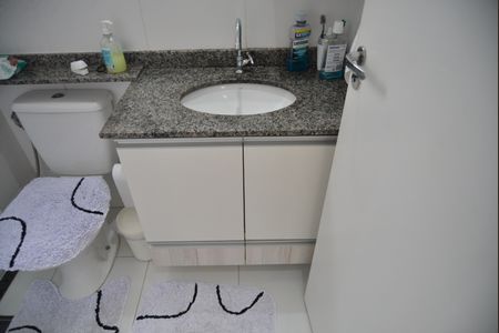 Apartamento à venda com 65m², 3 quartos e 2 vagasBanheiro da Suíte