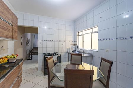 Casa à venda com 160m², 3 quartos e 2 vagas Casa à venda com 160m², 3 quartos e 2 vagasCozinha