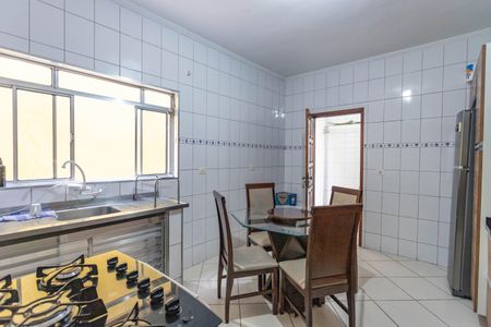 Casa à venda com 160m², 3 quartos e 2 vagas Casa à venda com 160m², 3 quartos e 2 vagasCozinha