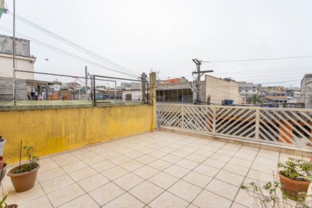 Casa à venda com 160m², 3 quartos e 2 vagas Casa à venda com 160m², 3 quartos e 2 vagasTerraço