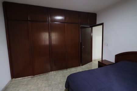 Casa à venda com 375m², 3 quartos e 4 vagasQuarto