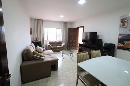 Casa à venda com 375m², 3 quartos e 4 vagasSala