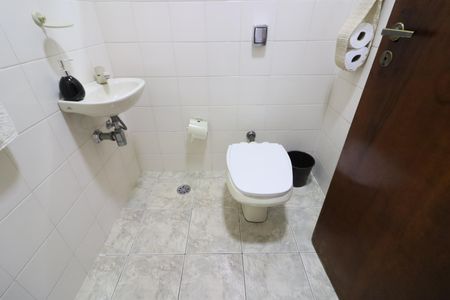 Casa à venda com 375m², 3 quartos e 4 vagasBanheiro