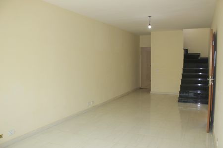Sala de casa à venda com 3 quartos, 105m² em Jardim Santa Barbara, Guarulhos