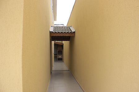 Casa à venda com 105m², 3 quartos e 2 vagasCorredor