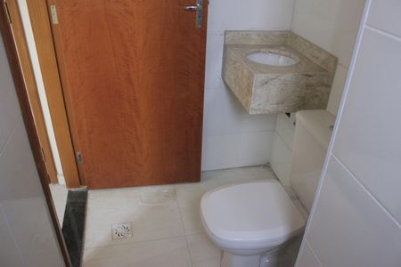 Casa à venda com 105m², 3 quartos e 2 vagasBanheiro da Suíte 2