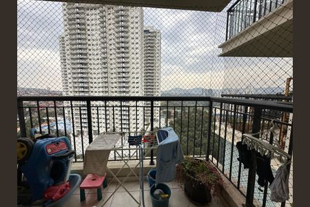 Apartamento para alugar com 68m², 2 quartos e 1 vaga Apartamento para alugar com 68m², 2 quartos e 1 vagaVaranda