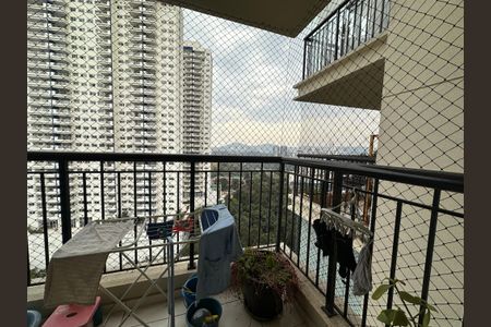 Apartamento para alugar com 68m², 2 quartos e 1 vaga Apartamento para alugar com 68m², 2 quartos e 1 vagaVaranda