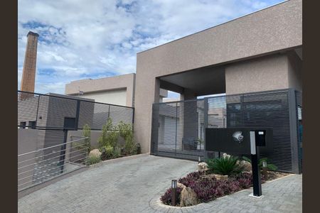 Casa à venda com 260m², 3 quartos e 2 vagasFotos da entrada do condominio