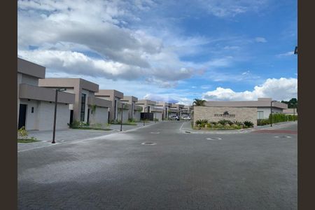 Casa à venda com 260m², 3 quartos e 2 vagasFotos do condomínio