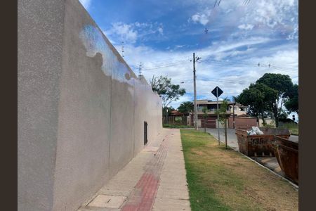 Casa à venda com 260m², 3 quartos e 2 vagasFotos do passeio