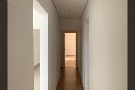 Casa à venda com 260m², 3 quartos e 2 vagasCorredor íntimo
